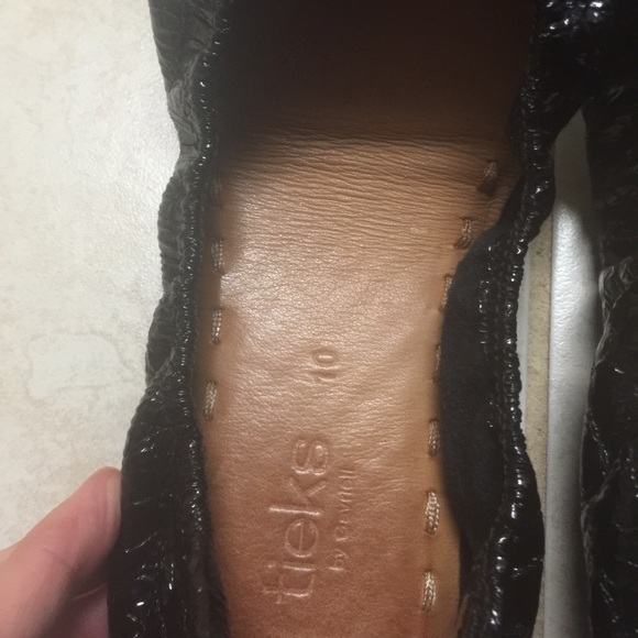 On hold**EEUC WORN 2xs black obsidian Tieks - Picture 2 of 4