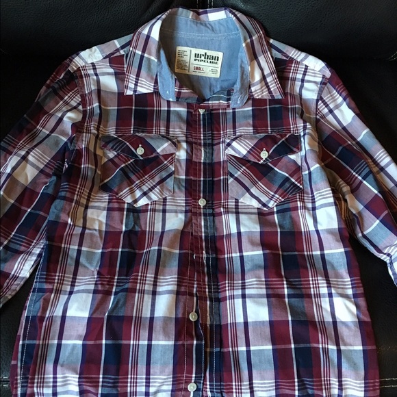 URBAN PIPELINE Men's Small Long-Sleeved Button-Up