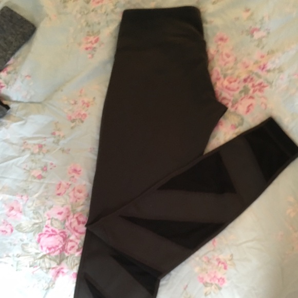 Grey Lululemon 🍋 Mesh leggings