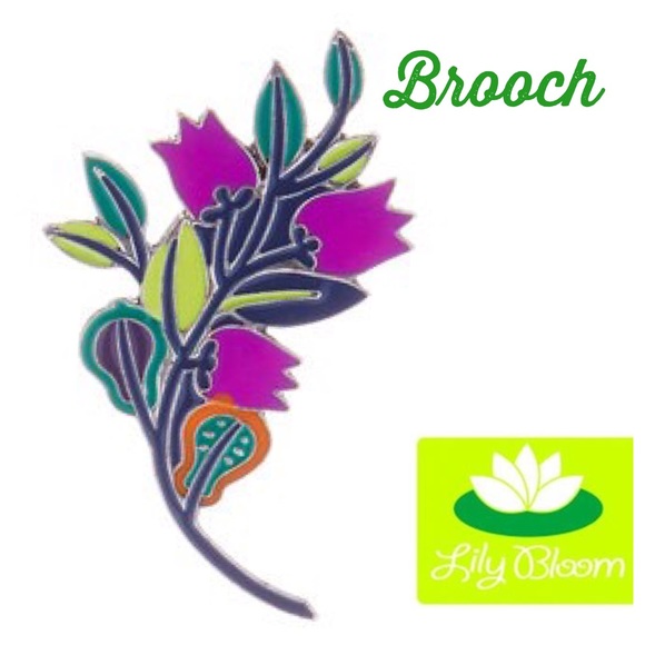 Lily Bloom Flower Brooch