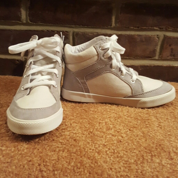 Crazy 8 Girl's HighTops