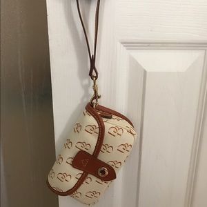 Dooney & Bourke wristlet