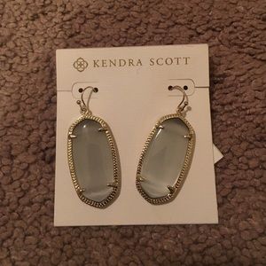 NWT: Kendra Scott earrings