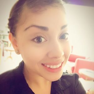 Meet your Posher, Monica