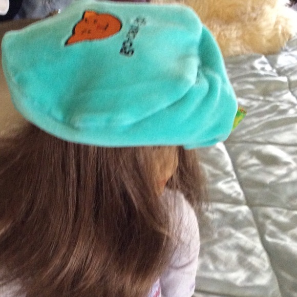 Reversable HATS. - Picture 4 of 4