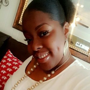 Meet your Posher, April