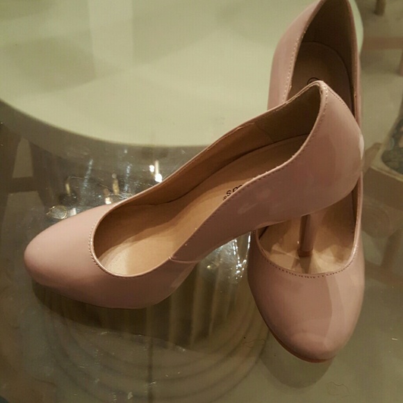 Francesca's Collections Shoes - Nude Heels, 3" sz 6.5 NWOT