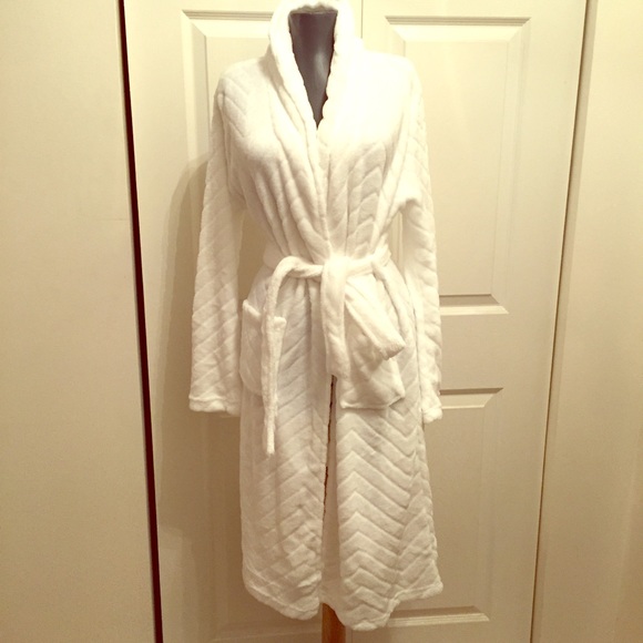 NWT Ulta white robe