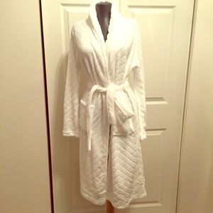 NWT Ulta white robe