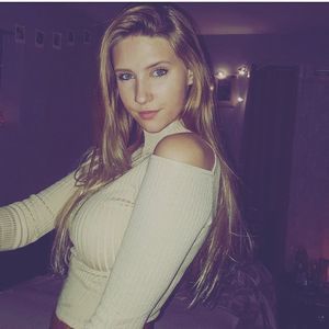 Meet your Posher, Gabia