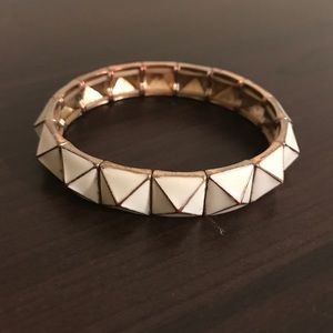 White enamel stretch bracelet