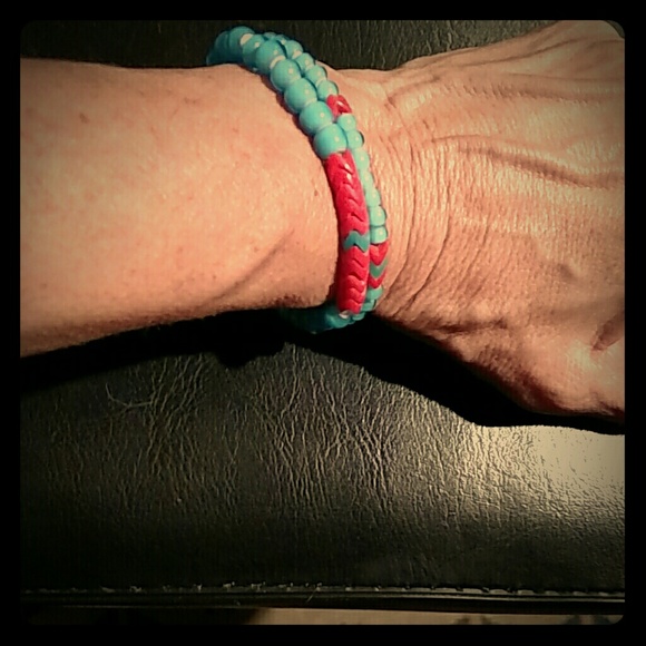 2 stretch turquoise beaded bracelets - Picture 1 of 4