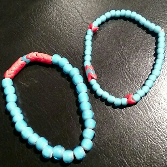 2 stretch turquoise beaded bracelets - Picture 2 of 4