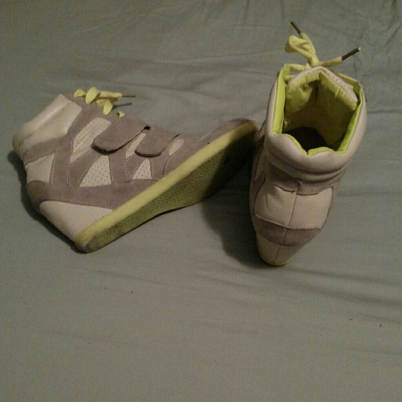 Shoes - Picture 2 of 2