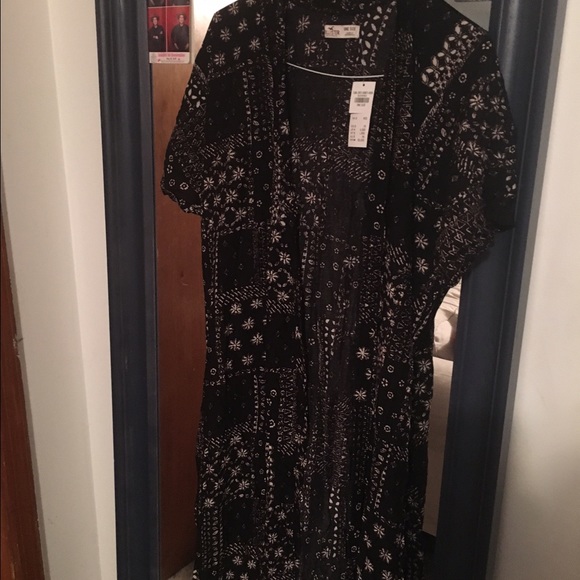 Hollister kimono