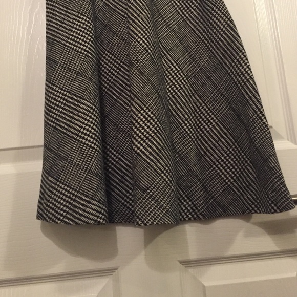 White House/black market very sophisticated dress - Picture 4 of 4