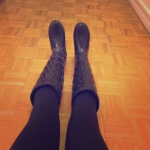 Black quilted Hunter rain boots