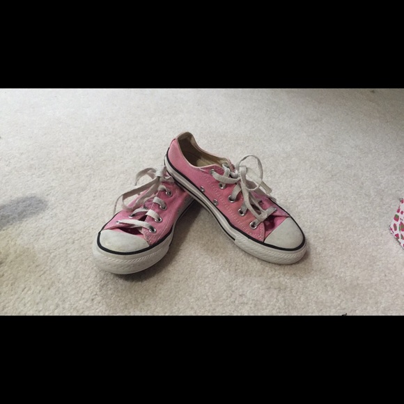 Converse pink