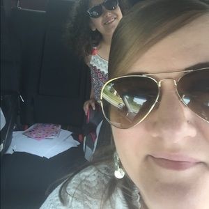 Meet your Posher, Crystal