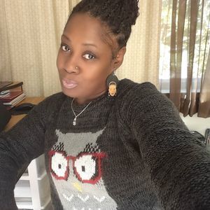 Meet your Posher, Dana