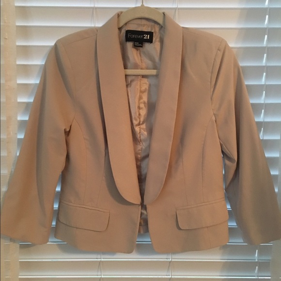 Nude 3/4 sleeve blazer