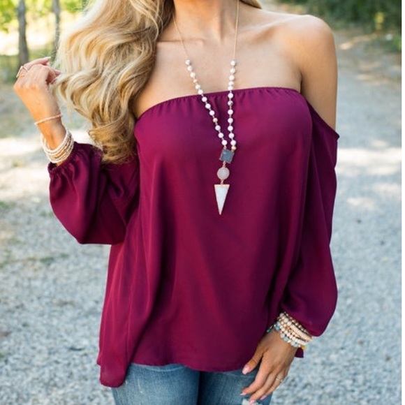 💕HOST PICK💕Burgundy Off-Shoulder Top - Picture 2 of 3