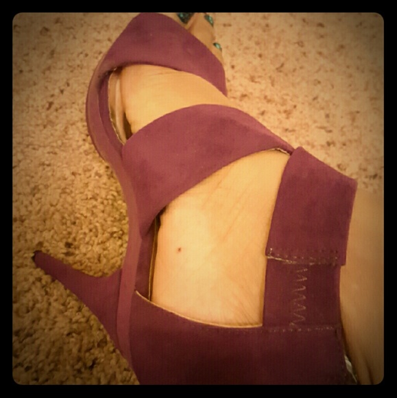 ?? Cute Purple Heels ??