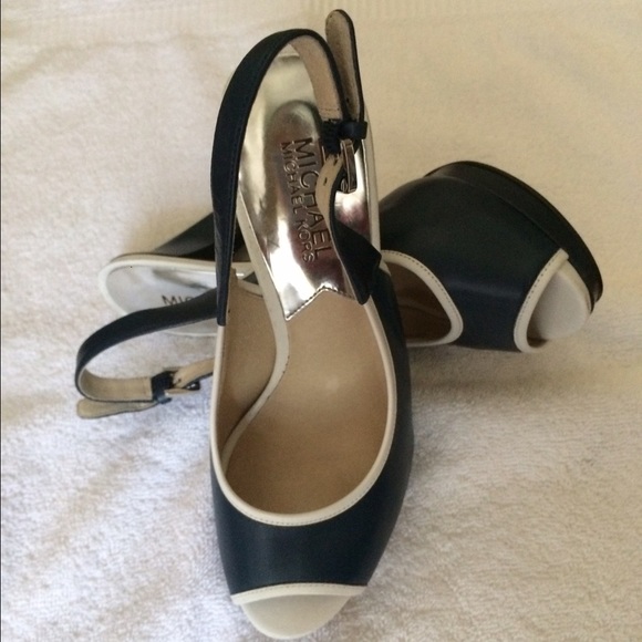 Women's shoes - Picture 1 of 2