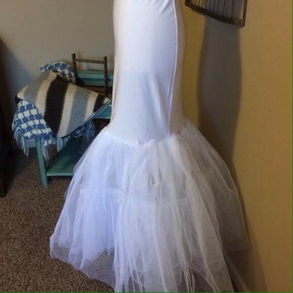 Mermaid or Trumpet Petticoat NWOT m/l - Picture 2 of 4