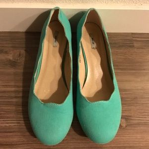Kimchi Blue kitten heels size 8