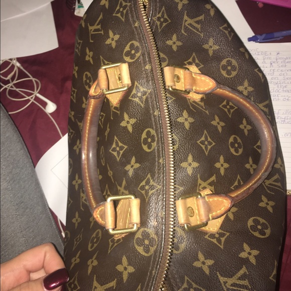 More pics of the lv bag. DONT BUY