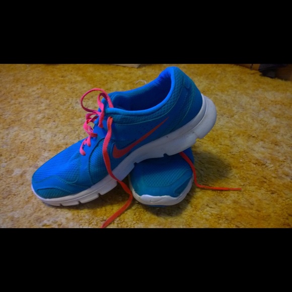 Women's Nike Flex Run 2- sz. 11