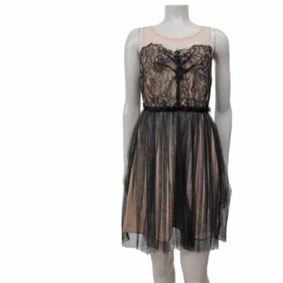 Pins & Needles Dresses & Skirts - MAKE AN OFFER‼️Pins and Needles Dress Size Jrs L