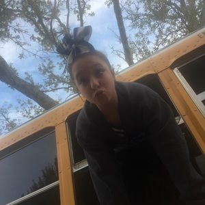 Meet your Posher, April