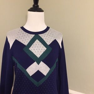 Cooperative U O sweater - size M