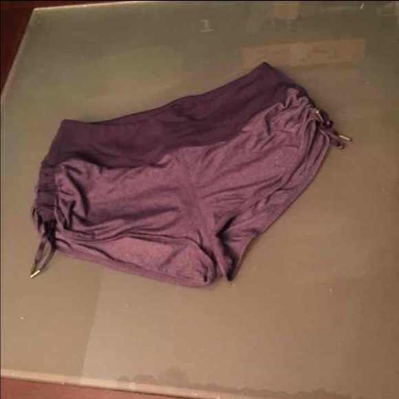 Lululemon shorts. Size 4 - Picture 1 of 2