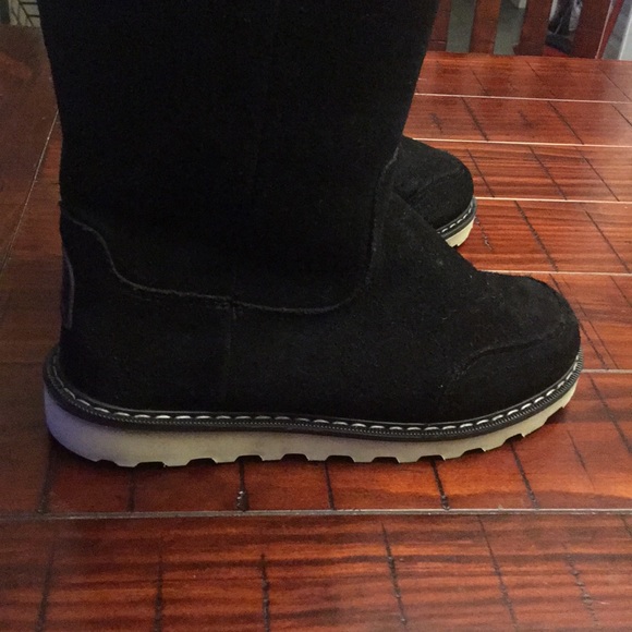 Bearpaw boots - Picture 5 of 7