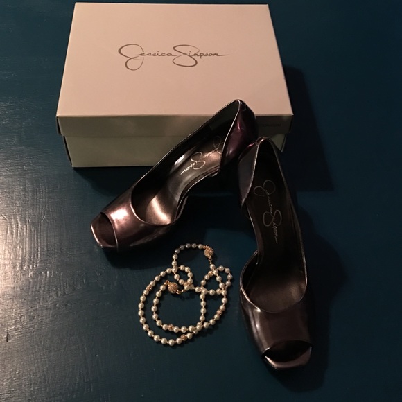 Jessica Simpson pewter peep toe pumps