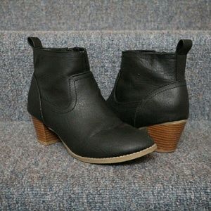 Old Navy Black Boots