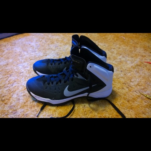 Women's Nike Hyperquickness Basketball sz. 11.5