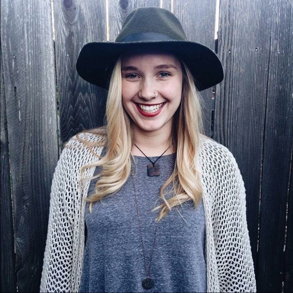 Meet your Posher, Madison