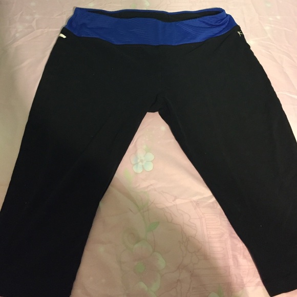 Danskin capri workout pants