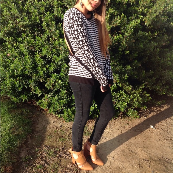 Open back Sweater - Picture 2 of 4