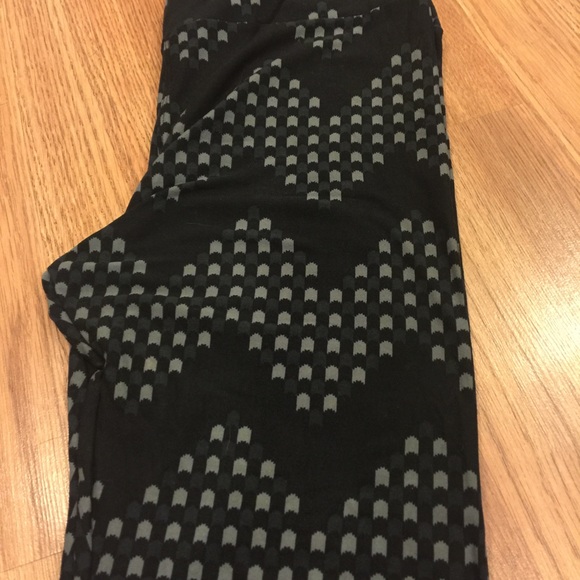 🦄🦄Tall and Curvy black chevron leggings🦄🦄