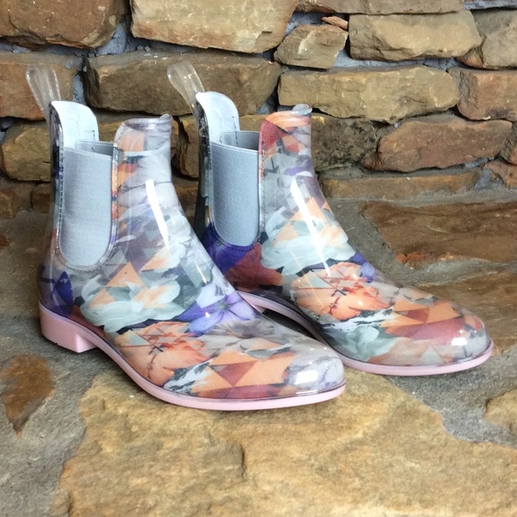 NoSox Shoes - NWT NoSox Myst Pink Floral Rain Boots