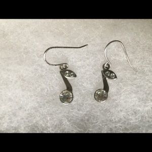 Eighth note musical earrings