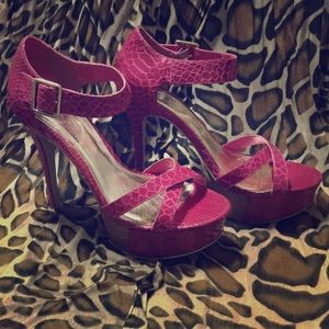 BAKERS PINK PLATFORM DRESS HEELS 7.5 M