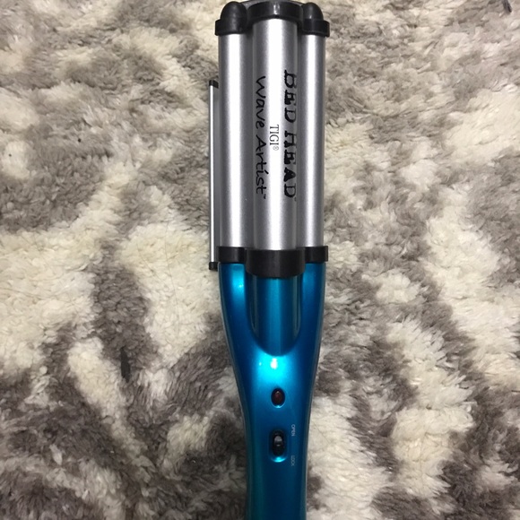 Bed head deep waver in aqua