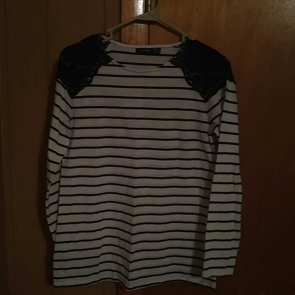 Long sleeve tee