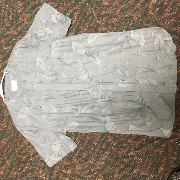 ON THE BYAS MEDIUM MENS SHORT SLEEVE BUTTON UP